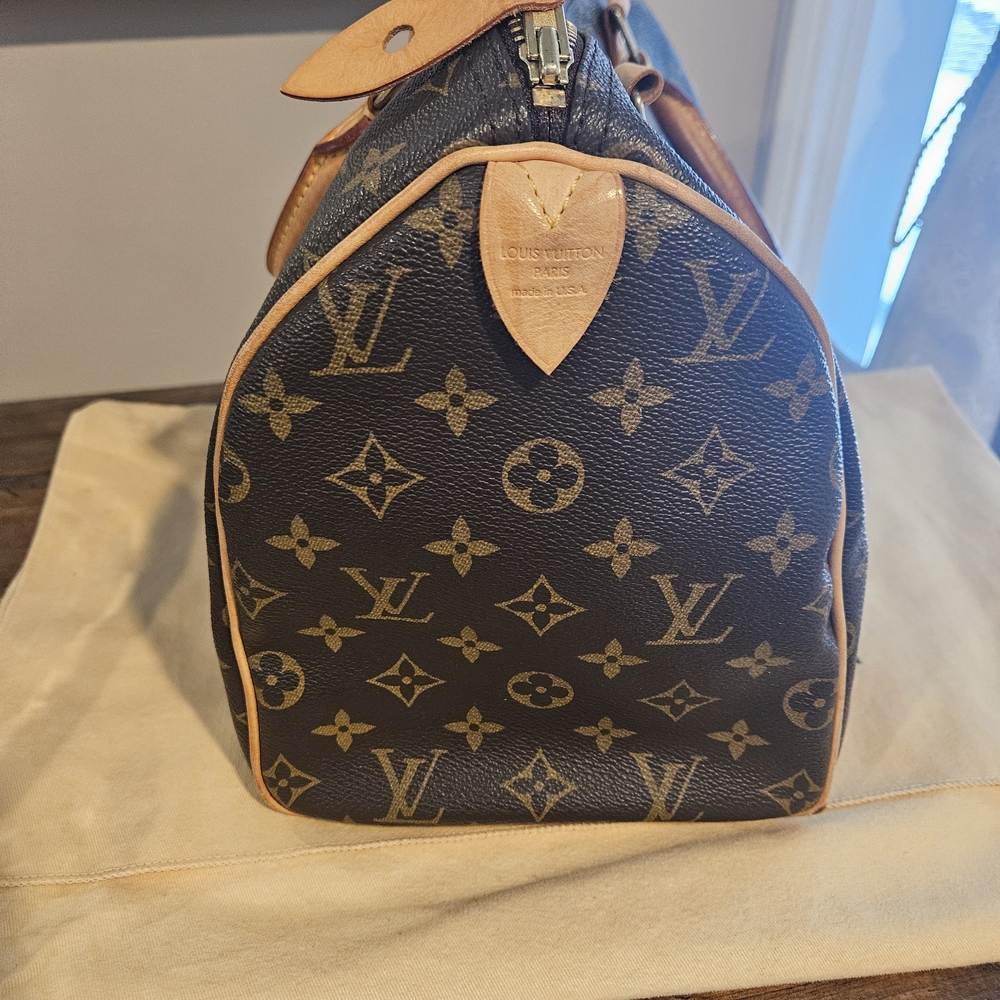 Louis Vuitton Speedy Monogram Canvas Handbag - Picture 3 of 9